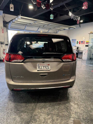 2018 Chrysler Pacifica Hybrid Touring Plus