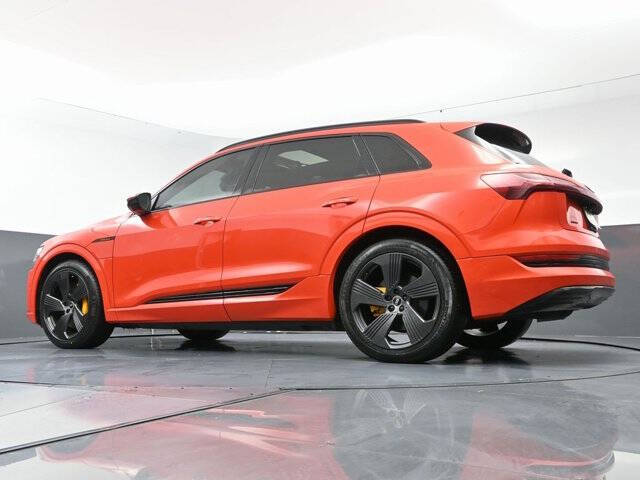 2022 Audi e-tron quattro Premium Plus