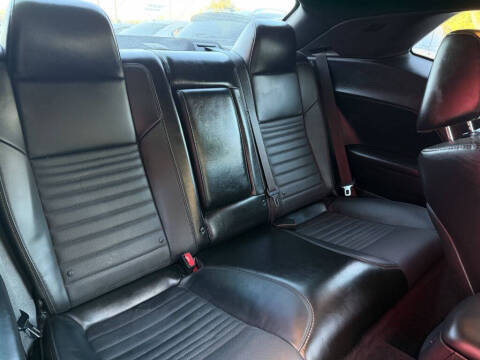 2016 Dodge Challenger R/T Shaker