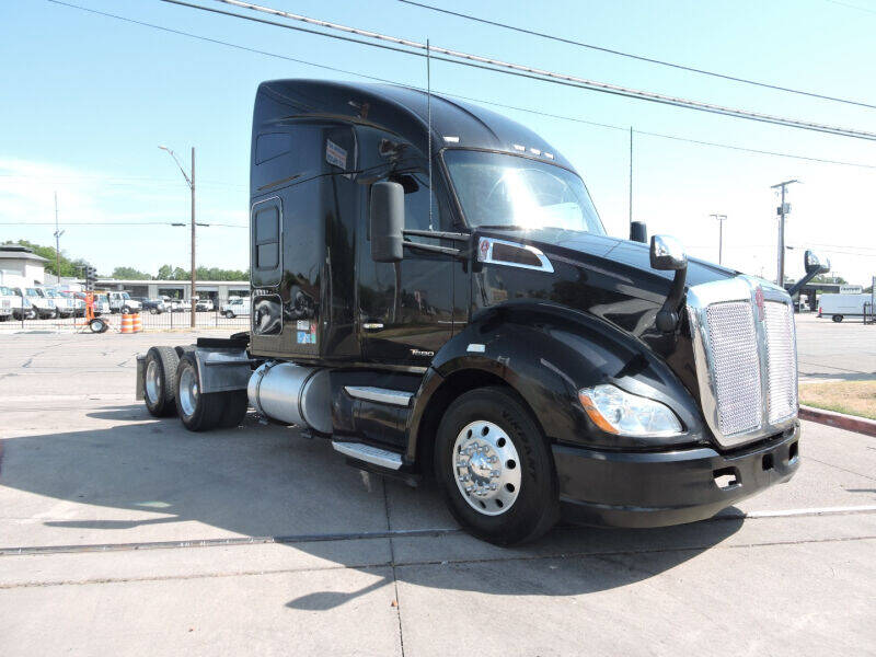 2015 Kenworth T680 for sale at Camarena Auto Inc in Grand Prairie TX