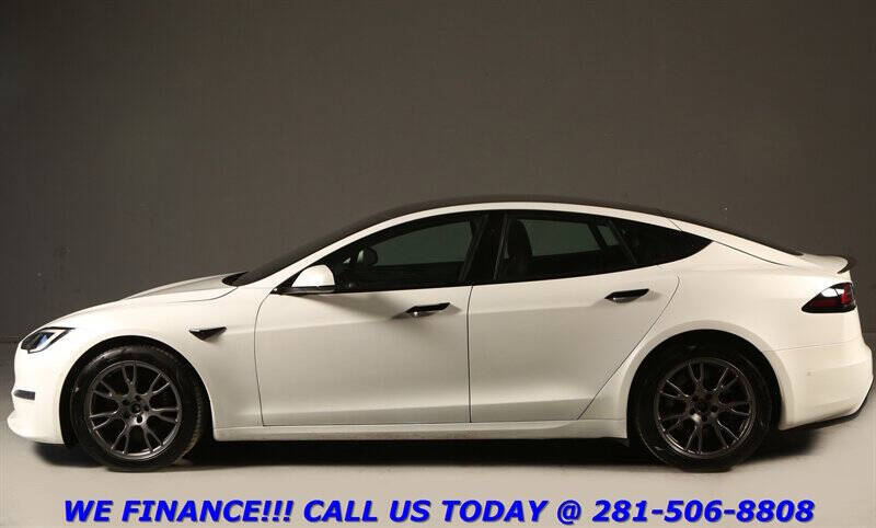 2022 Tesla Model S Plaid