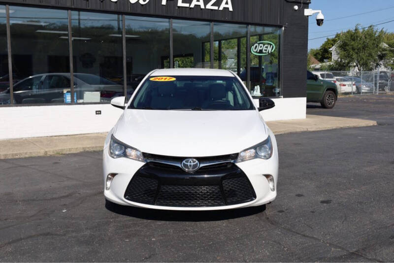 Used 2017 Toyota Camry SE with VIN 4T1BF1FKXHU387565 for sale in Hamilton, OH