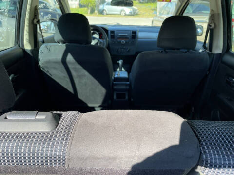 2011 Nissan Versa 1.8 SL