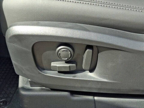 2025 Land Rover Defender 110 P500 X-Dynamic SE