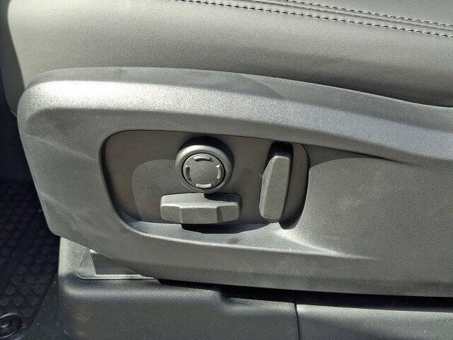 2025 Land Rover Defender 110 P500 X-Dynamic SE