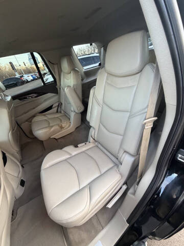 2017 Cadillac Escalade Luxury