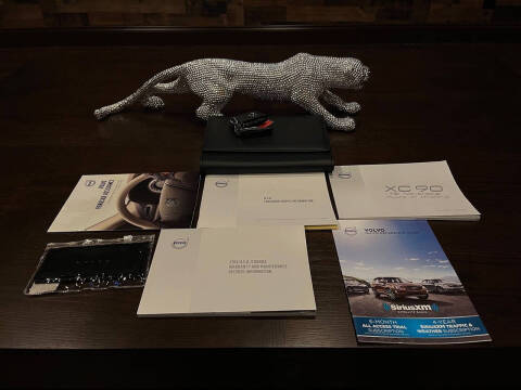 2016 Volvo XC90 T8 eAWD Momentum