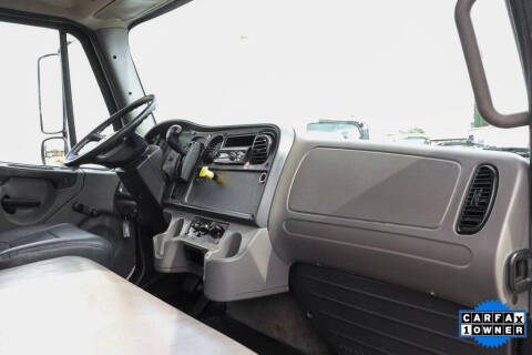 2019 Freightliner M2 106