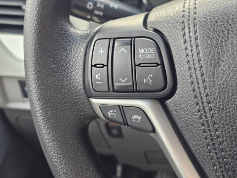 2017 Toyota Sienna LE 8-Passenger