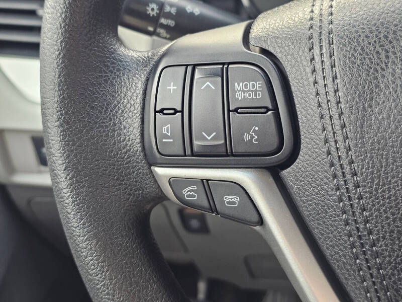 2017 Toyota Sienna LE 8-Passenger