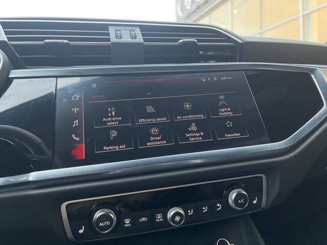 2023 Audi Q3 quattro S line Prem Plus 45 TFSI