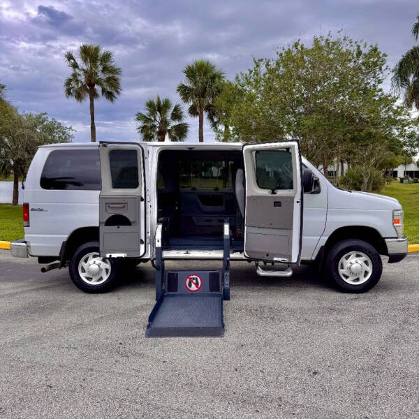 2011 Ford E-350