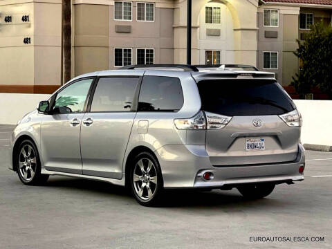 2018 Toyota Sienna SE Premium 8-Passenger