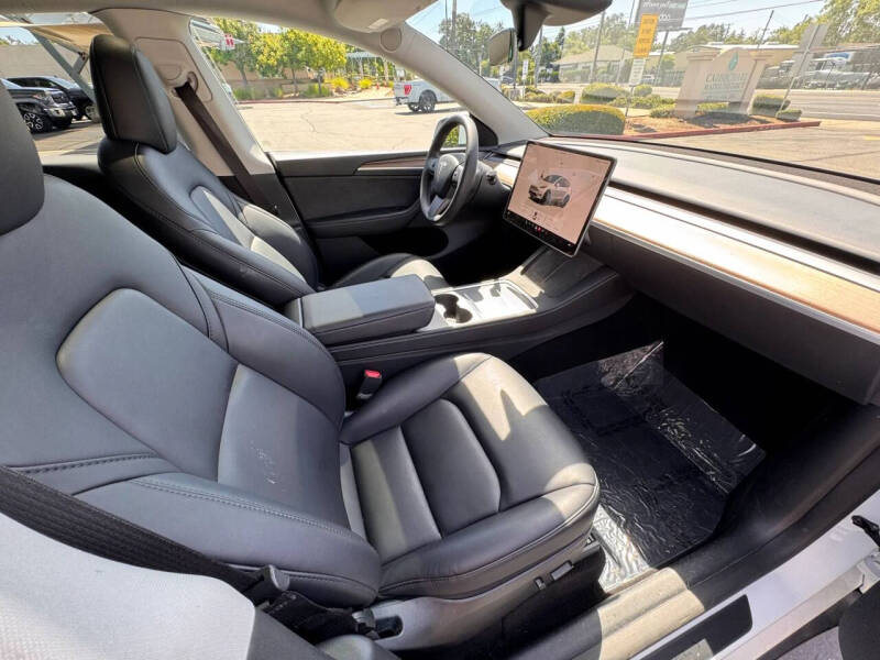 2024 Tesla Model Y Long Range
