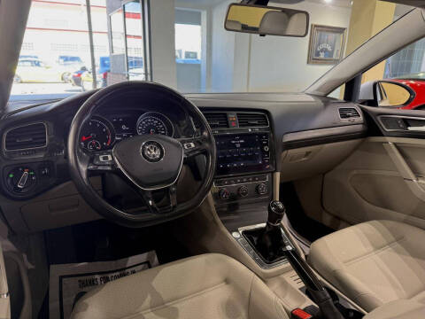 2018 Volkswagen Golf TSI SE