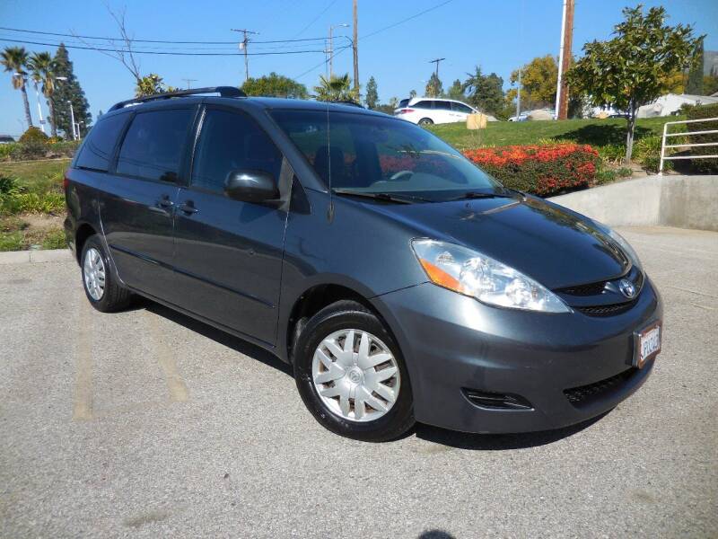 2010 Toyota Sienna for sale at ARAX AUTO SALES in Tujunga CA