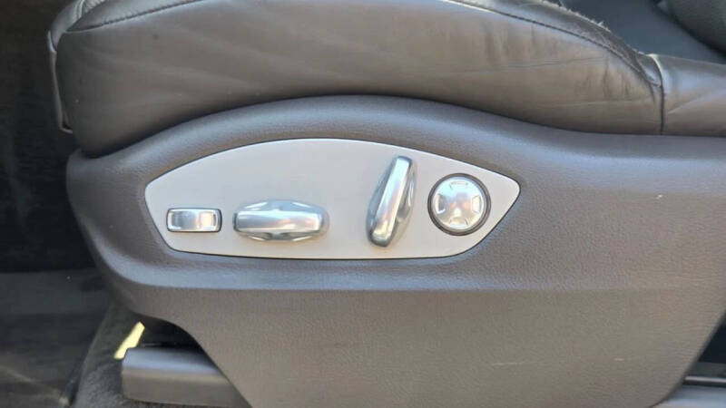 2017 Porsche Cayenne Platinum Edition