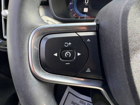 2023 Volvo XC40 B5 Core