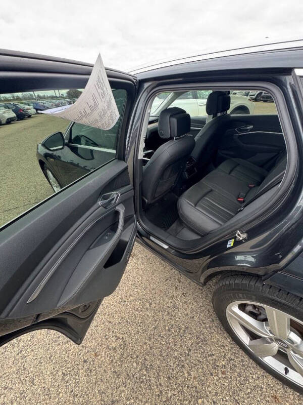 2019 Audi e-tron quattro Premium Plus