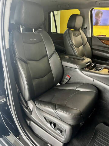 2018 Cadillac Escalade Standard