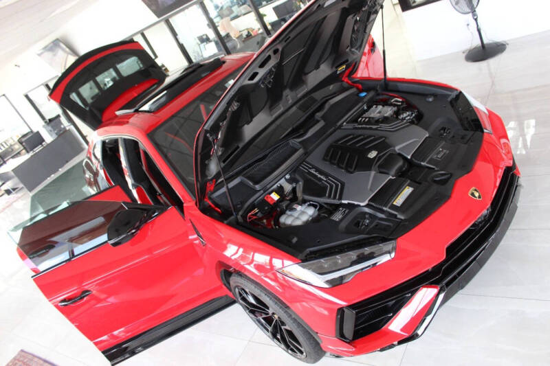 2023 Lamborghini Urus S