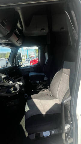 2020 Freightliner Cascadia