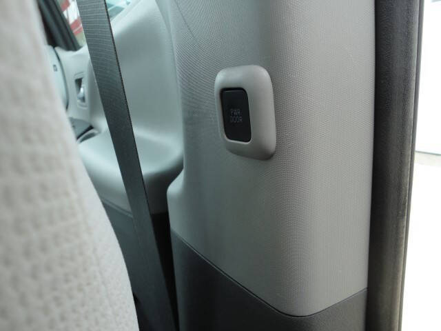 2020 Toyota Sienna LE 7-Passenger Auto Access Seat