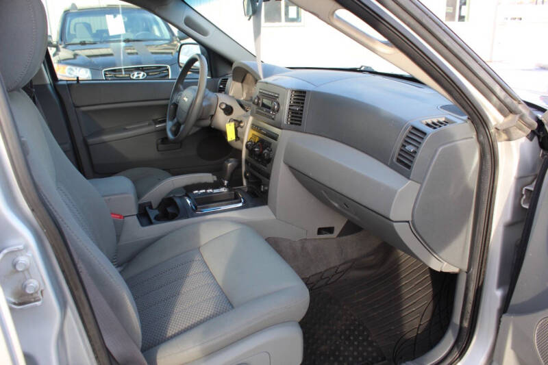 2006 Jeep Grand Cherokee Laredo