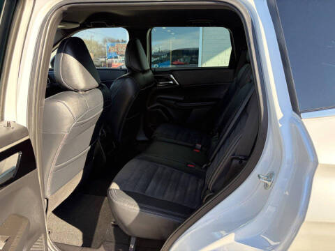 2023 Mitsubishi Outlander