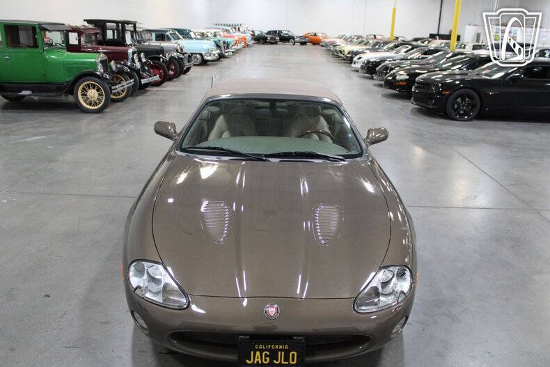 2001 Jaguar XKR