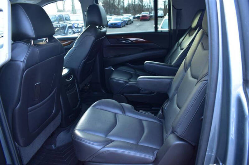 2018 Cadillac Escalade ESV Luxury