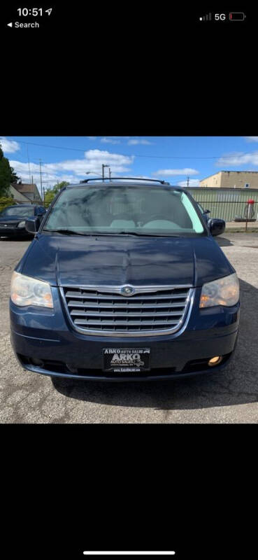 2009 Chrysler Town and Country for sale at TJV Auto Group in Columbiana OH