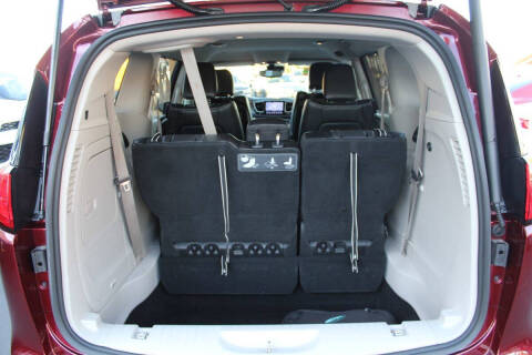 2017 Chrysler Pacifica Hybrid Platinum