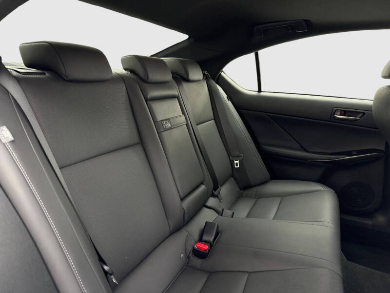 2023 Lexus IS 300