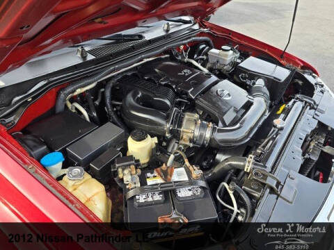 2012 Nissan Pathfinder LE