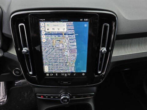 2024 Volvo XC40 B5 Plus Dark Theme