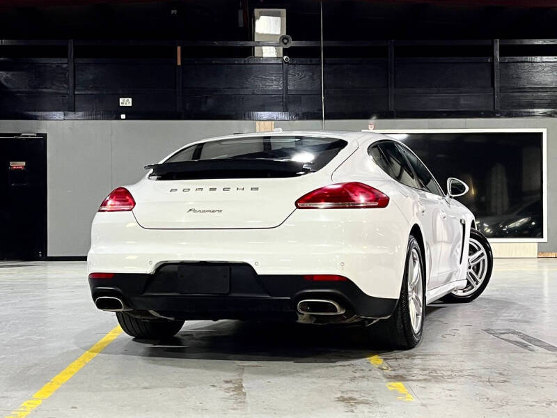 2014 Porsche Panamera 4