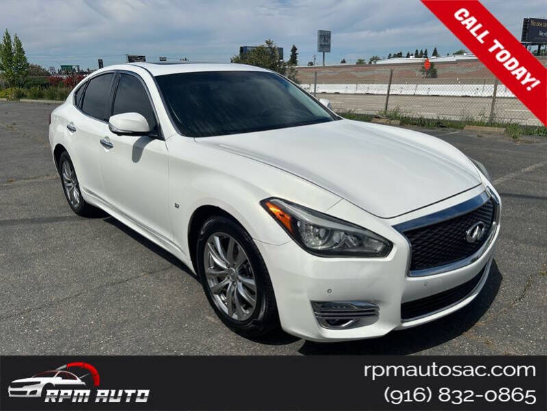 2015 Infiniti Q70 3.7