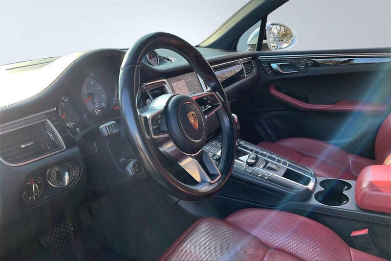 2018 Porsche Macan S