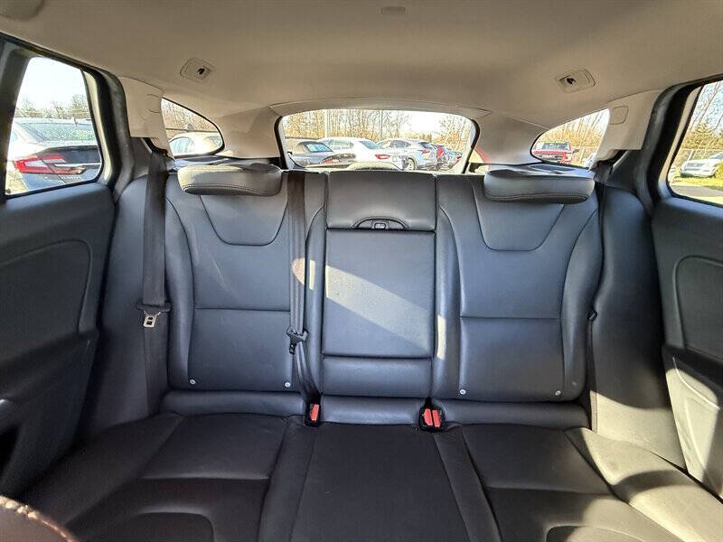 2015 Volvo V60 Cross Country T5