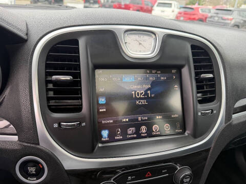 2016 Chrysler 300 Limited