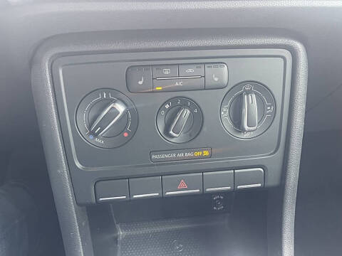 2013 Volkswagen Beetle