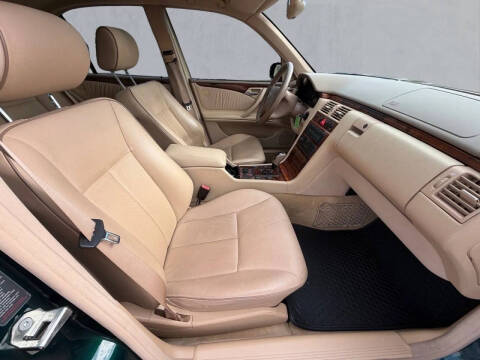 2002 Mercedes-Benz E-Class E 320