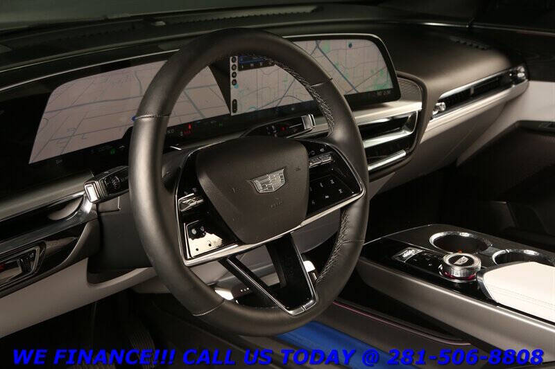 2024 Cadillac LYRIQ Luxury 1