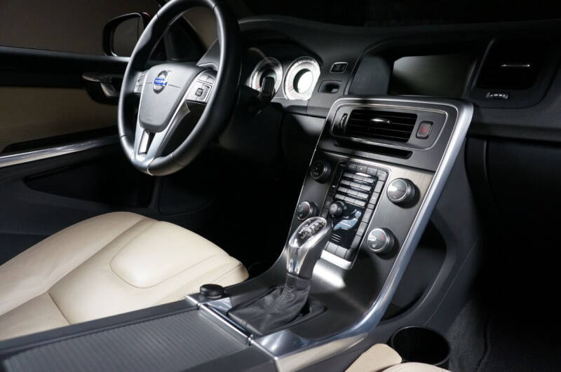 2013 Volvo S60 T5 Premier Plus