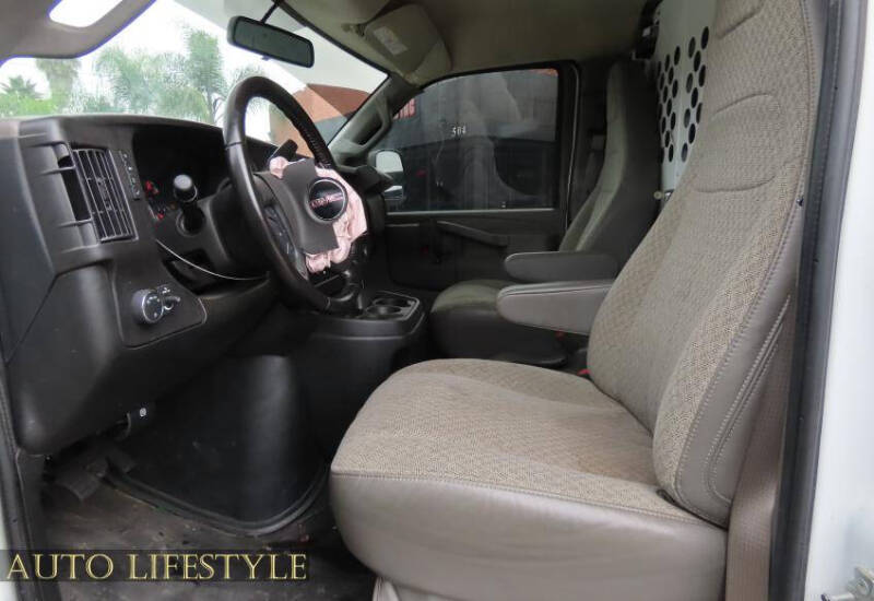 2023 GMC Savana 2500