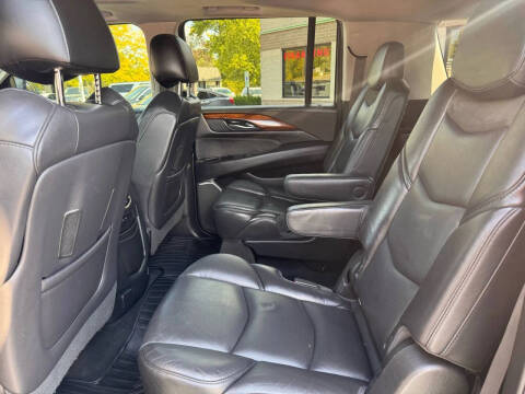 2018 Cadillac Escalade ESV Luxury