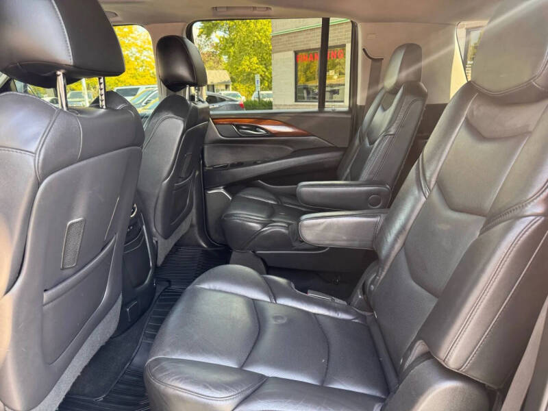 2018 Cadillac Escalade ESV Luxury