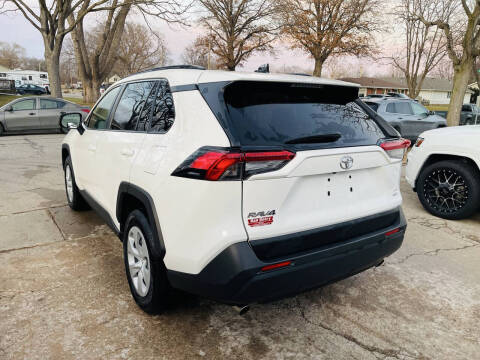 2019 Toyota RAV4 LE