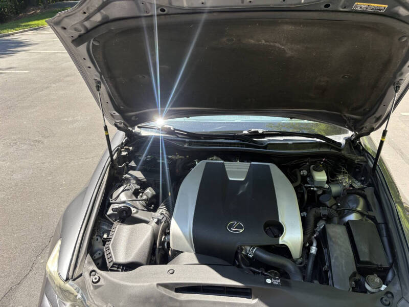 2014 Lexus IS 350 - Photo 12